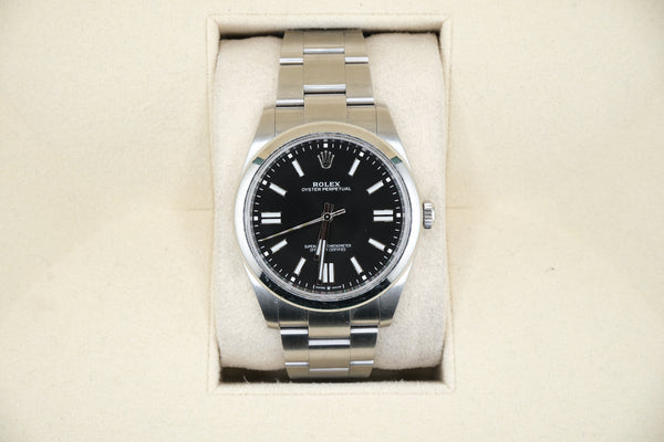 Rolex Oyster Perpetual 41 124300 - Black