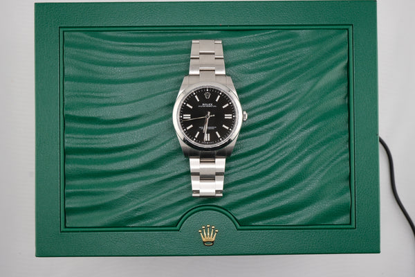 Rolex Oyster Perpetual 41 124300 - Black